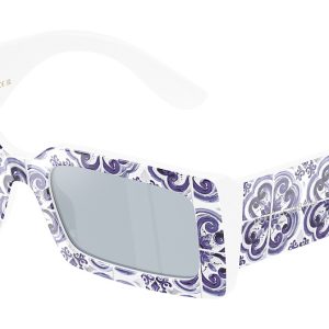 blue-maiolica-on-white